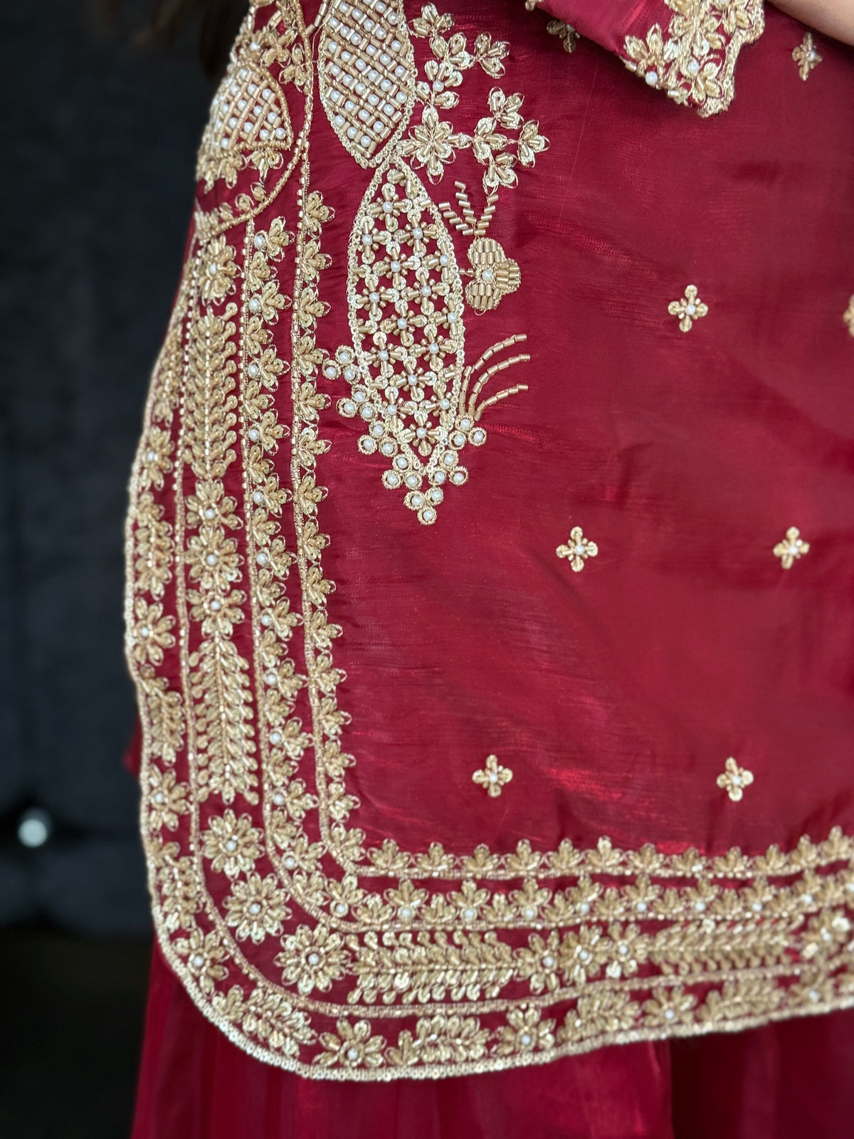 Maroon Noor