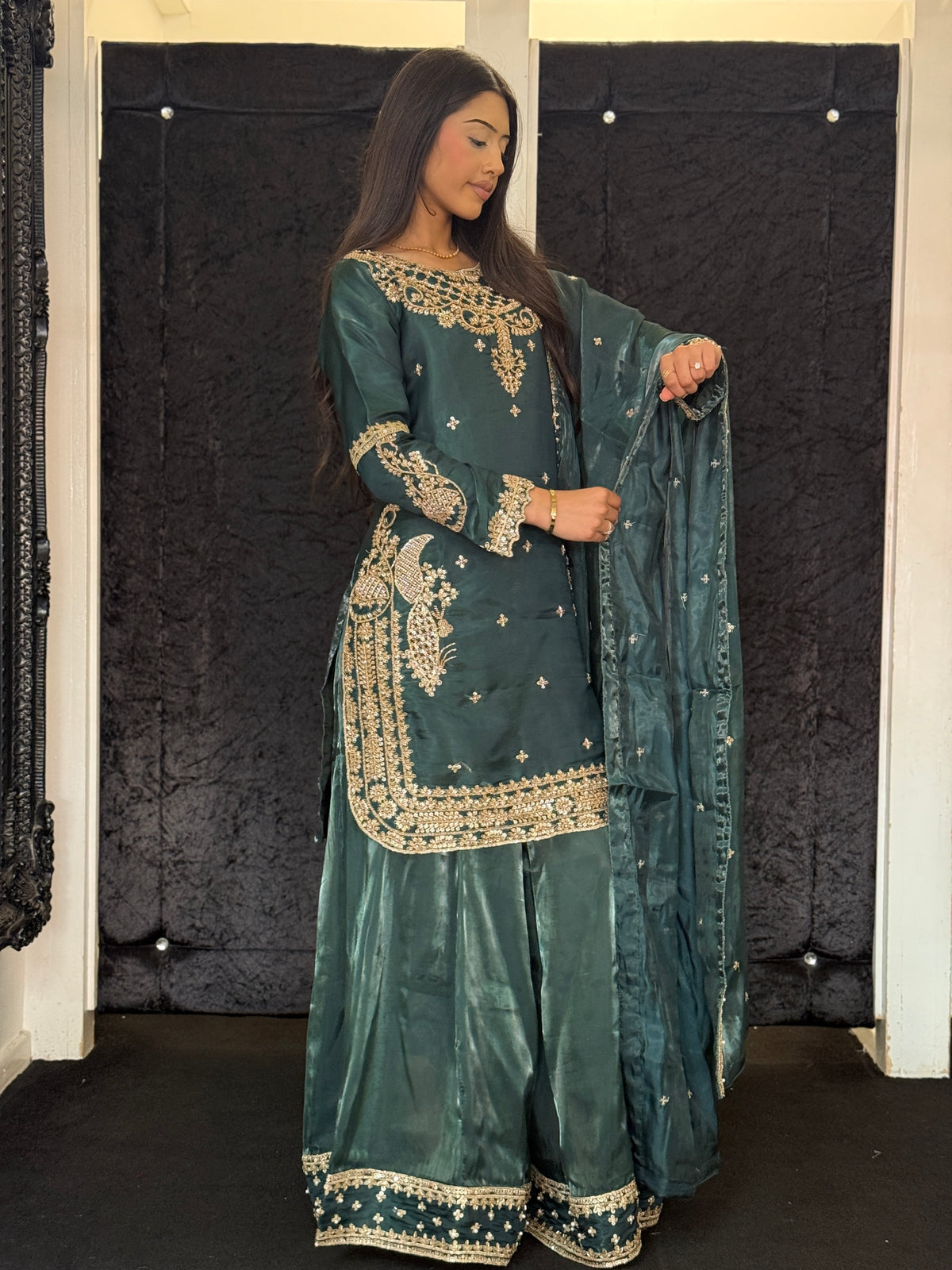 Emerald green noor