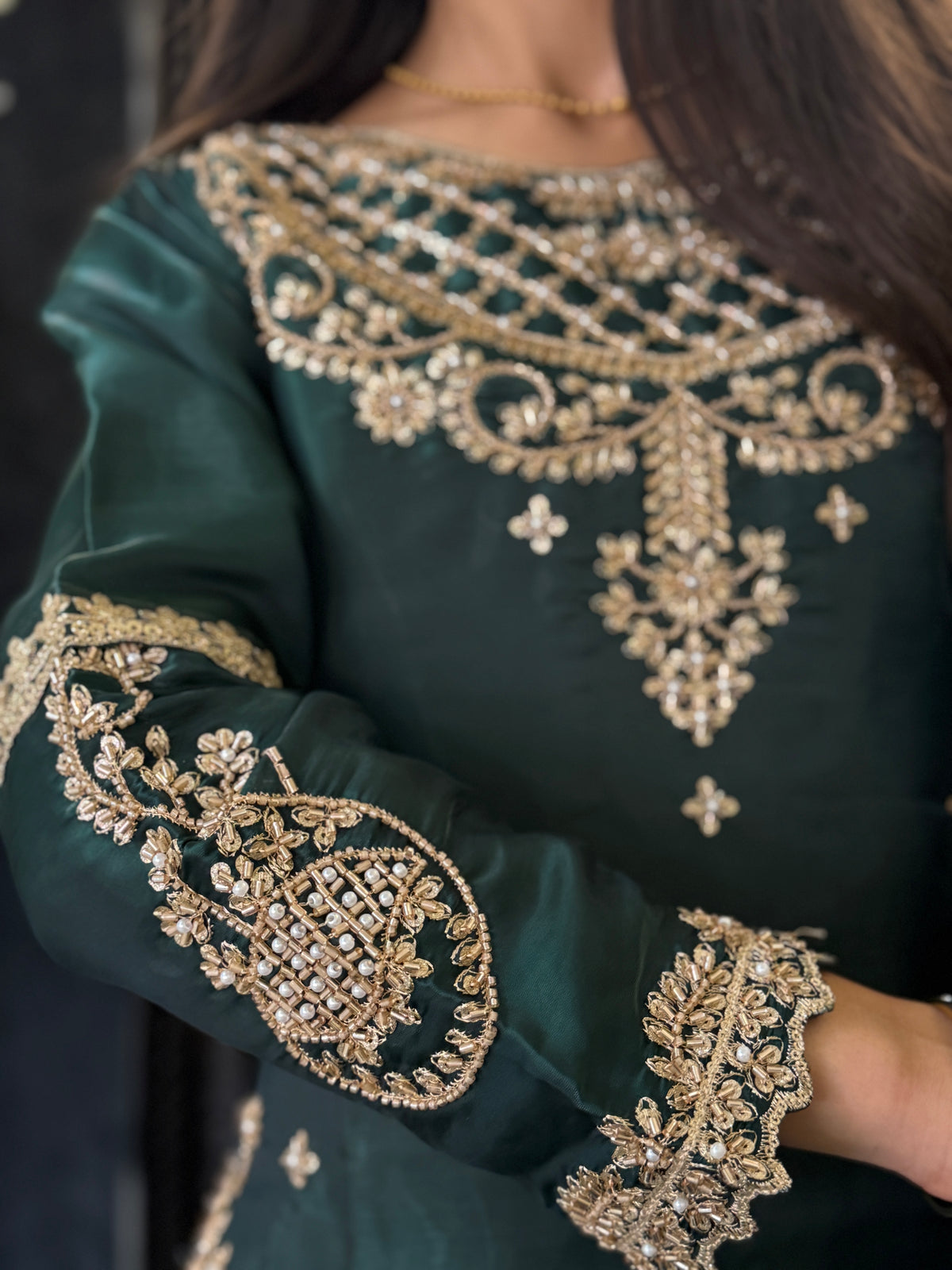 Emerald green noor